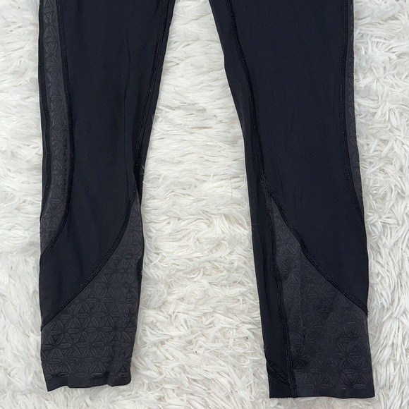 Lululemon Strength & Sweat Crop *23" Black - Picture 2 of 7